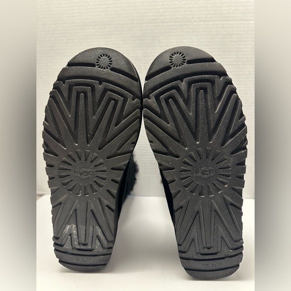 UGG Classic Sequin Inser Zip Boots Black faux zipper Perfect Condition - Picture 7 of 8